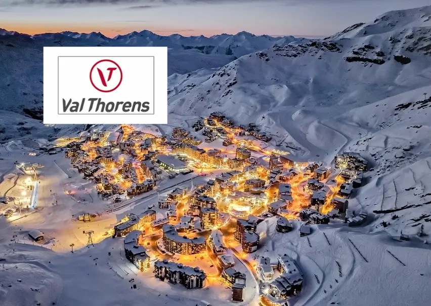 photo de val Thorens à la tombé de la nuitavec logo de val Thorens