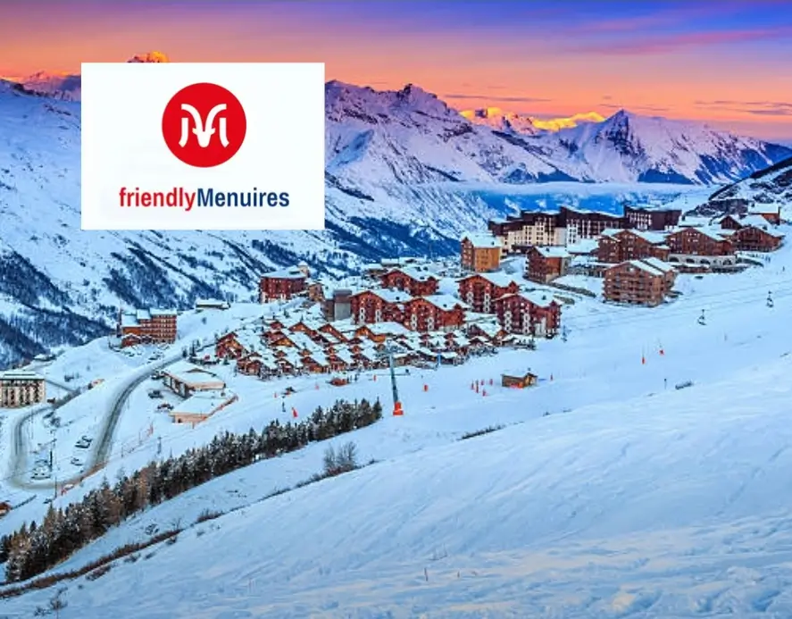 photo des Menuires avec logo des Menuires